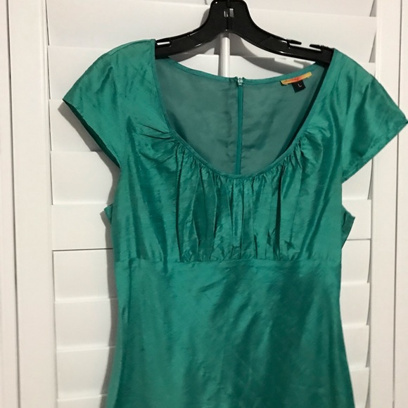 Green raw silk Catherine Malandrino midi dress. - Picture 2 of 4